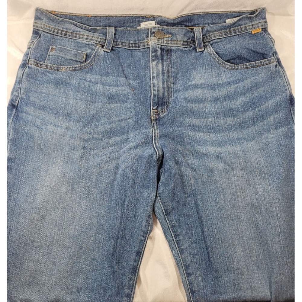 Timberland Men's Relaxed Fit Straight Leg Medium Wash Stretch Jeans - 35x32